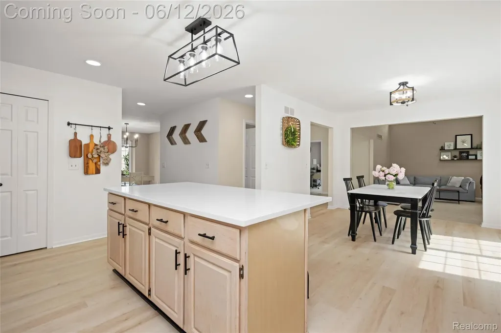 30975 Sunderland Drive Farmington Hills City MI 48331