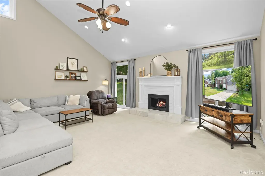 30975 Sunderland Drive Farmington Hills City MI 48331