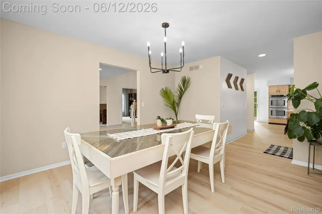 30975 Sunderland Drive Farmington Hills City MI 48331