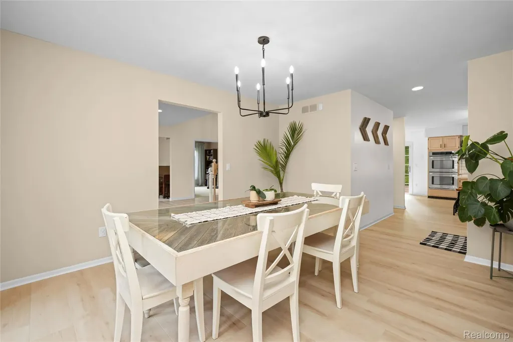 30975 Sunderland Drive Farmington Hills City MI 48331