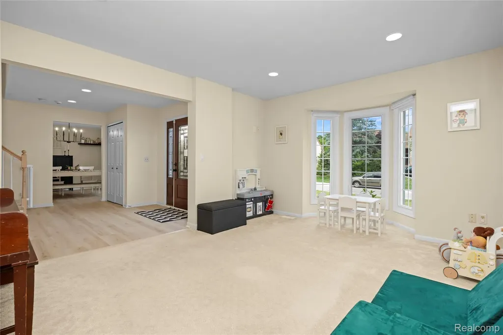 30975 Sunderland Drive Farmington Hills City MI 48331