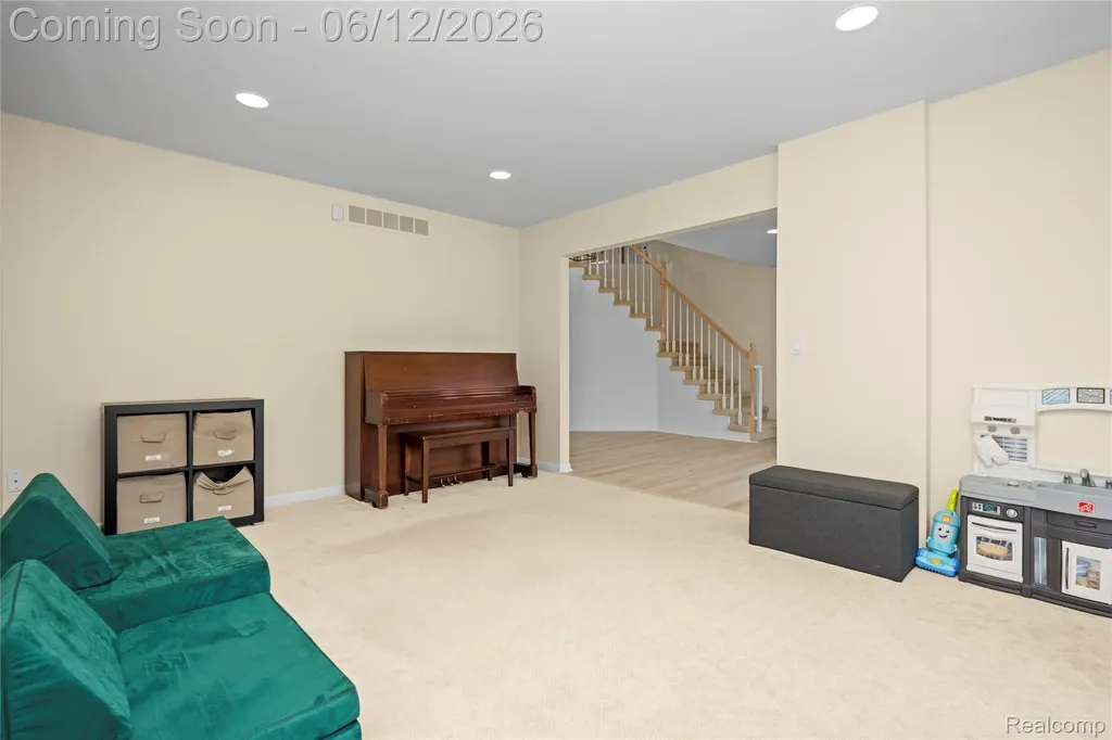 30975 Sunderland Drive Farmington Hills City MI 48331
