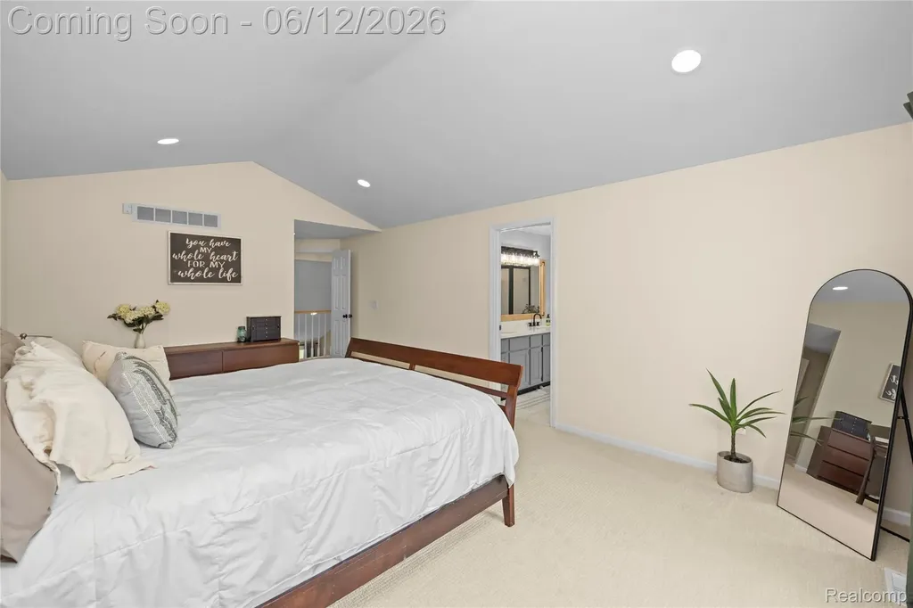 30975 Sunderland Drive Farmington Hills City MI 48331