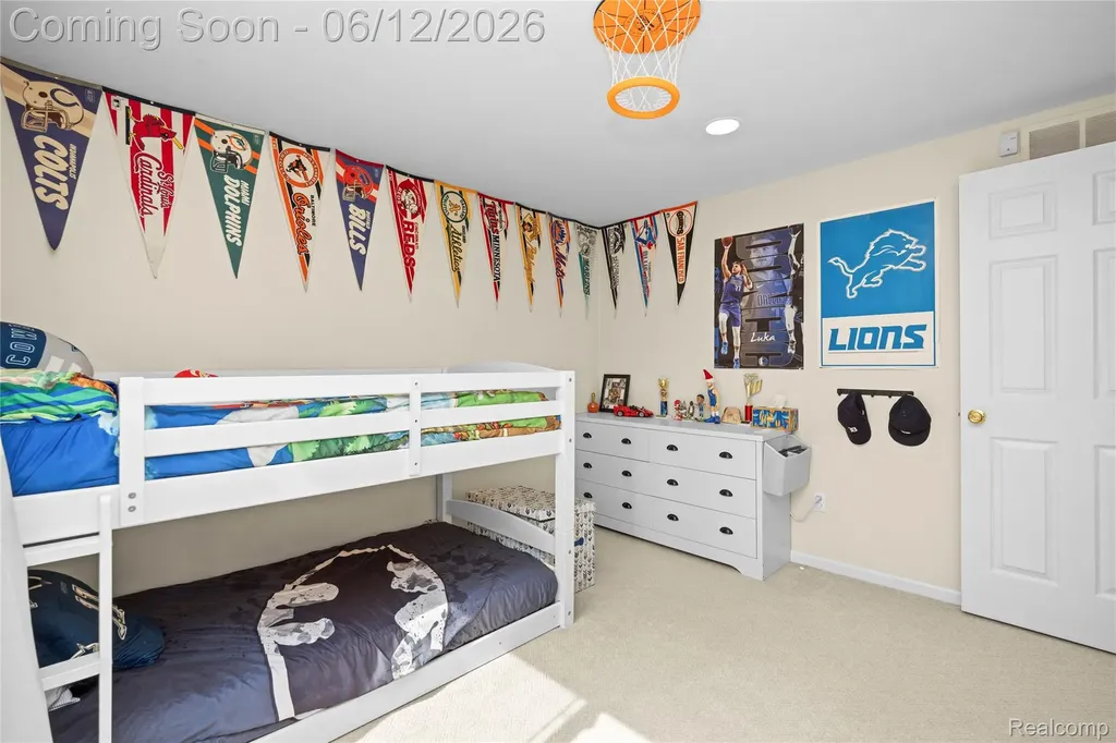 30975 Sunderland Drive Farmington Hills City MI 48331