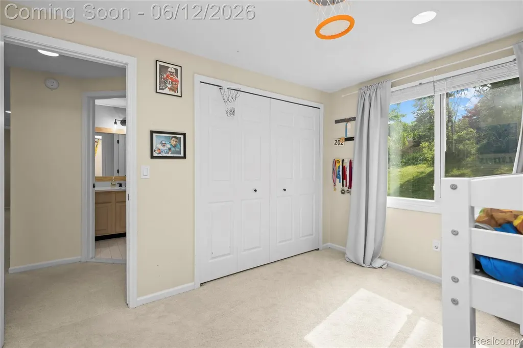 30975 Sunderland Drive Farmington Hills City MI 48331