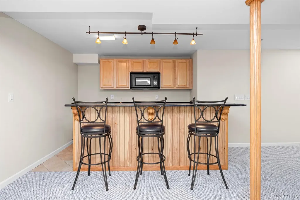 30975 Sunderland Drive Farmington Hills City MI 48331