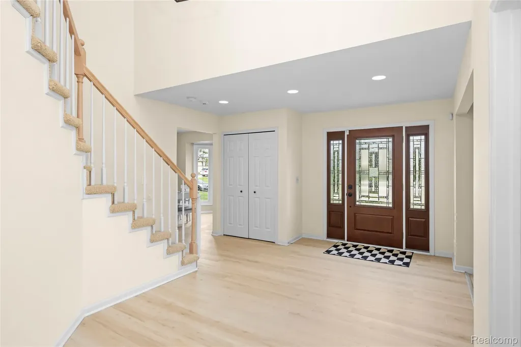 30975 Sunderland Drive Farmington Hills City MI 48331
