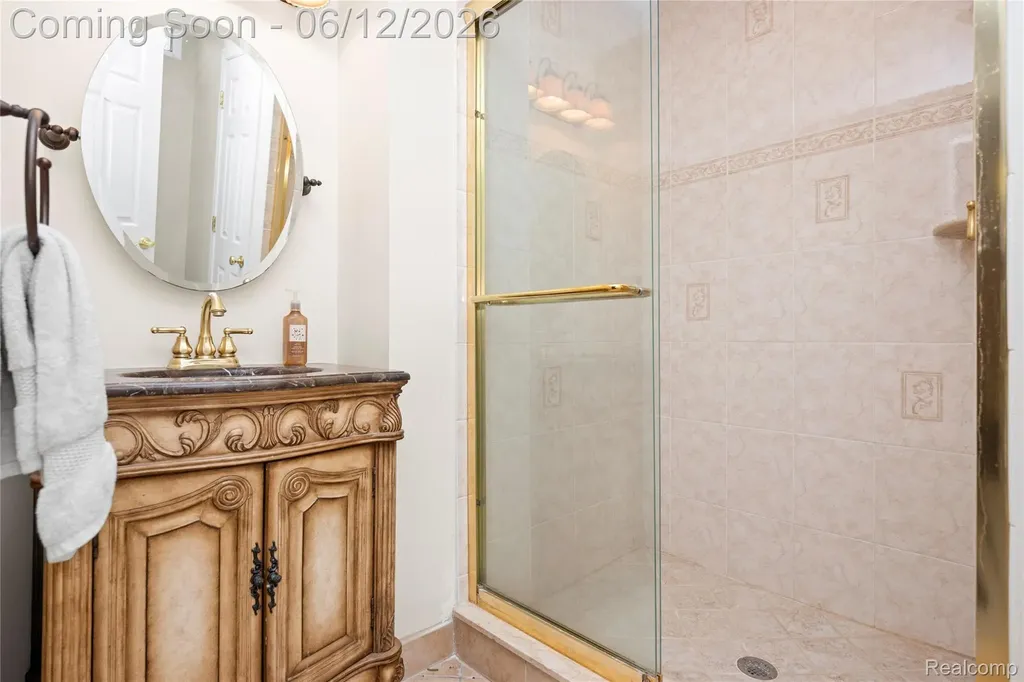 30975 Sunderland Drive Farmington Hills City MI 48331