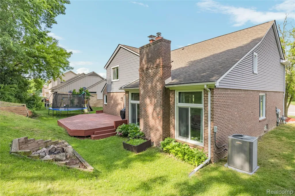 30975 Sunderland Drive Farmington Hills City MI 48331