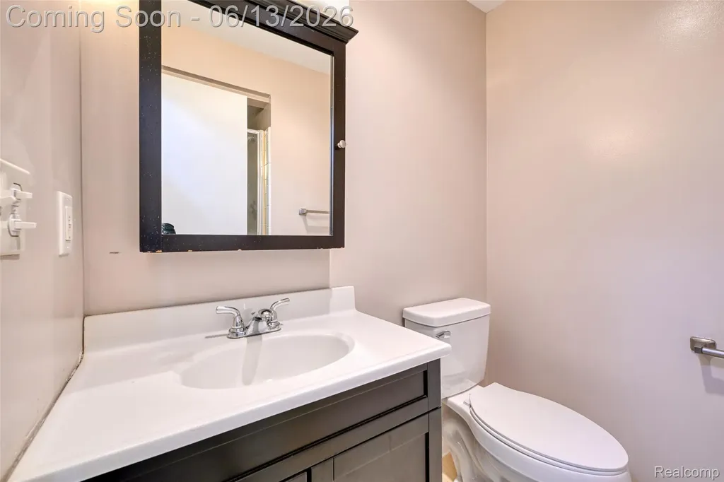 7592 Woodview Street Westland City MI 48185