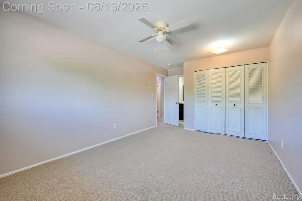 7592 Woodview Street Westland City MI 48185