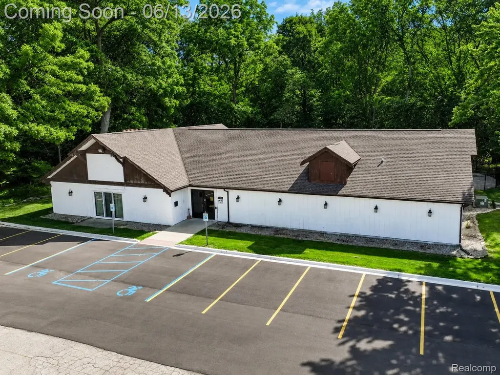 7592 Woodview Street Westland City MI 48185