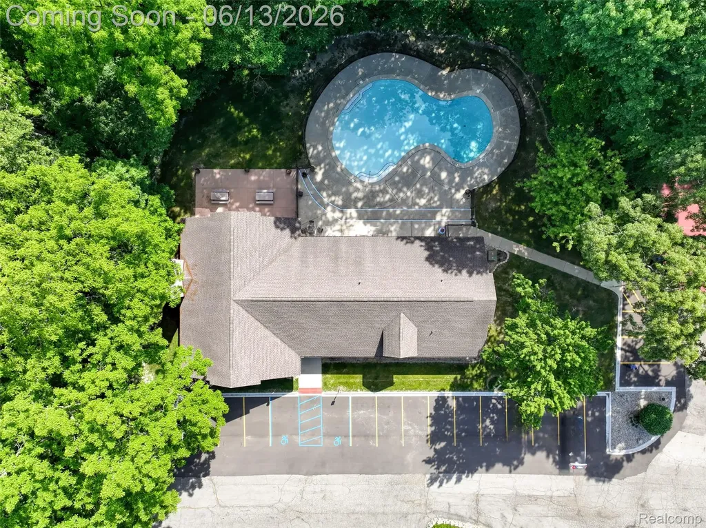 7592 Woodview Street Westland City MI 48185