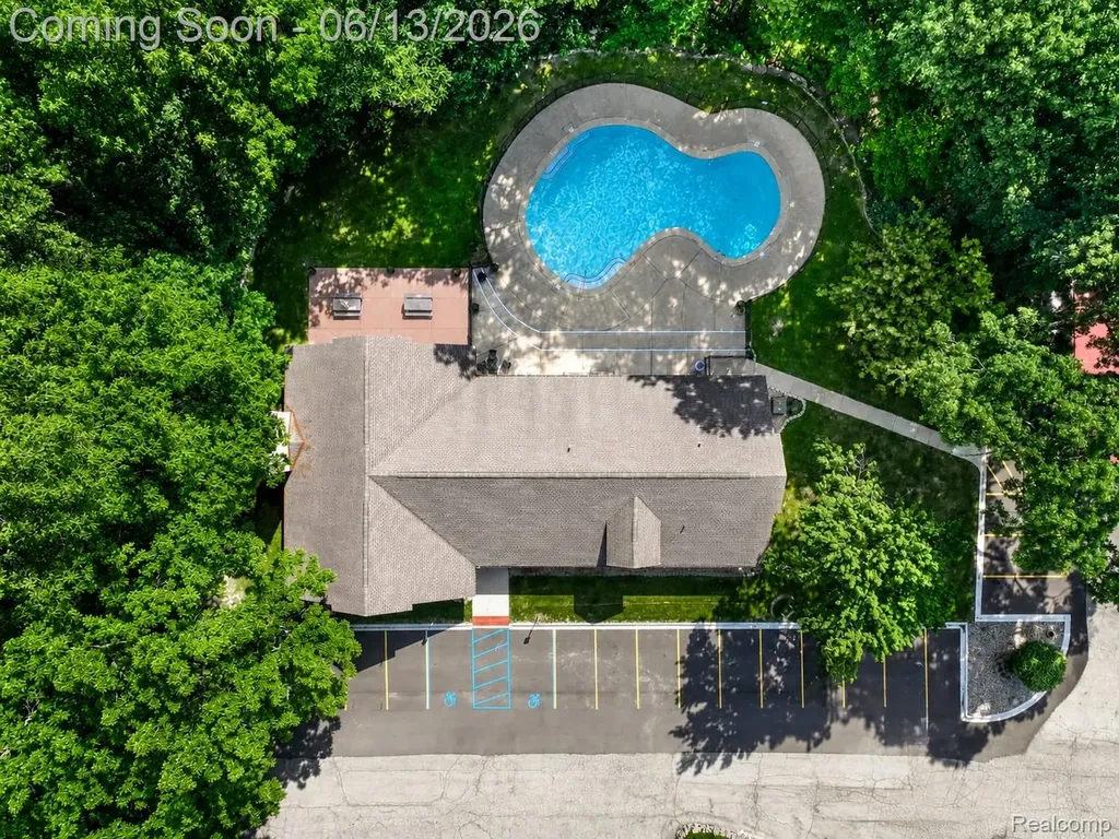 7592 Woodview Street Westland City MI 48185