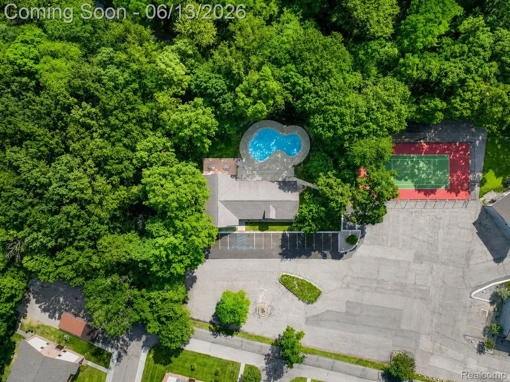 7592 Woodview Street Westland City MI 48185