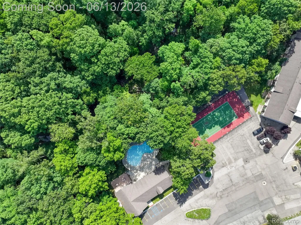 7592 Woodview Street Westland City MI 48185