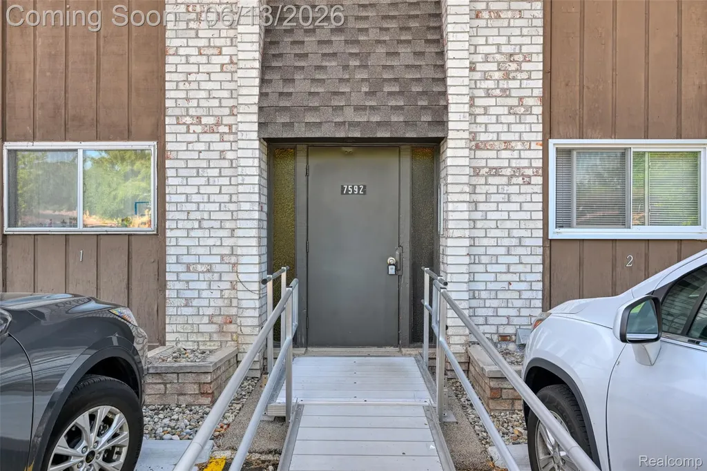7592 Woodview Street Westland City MI 48185