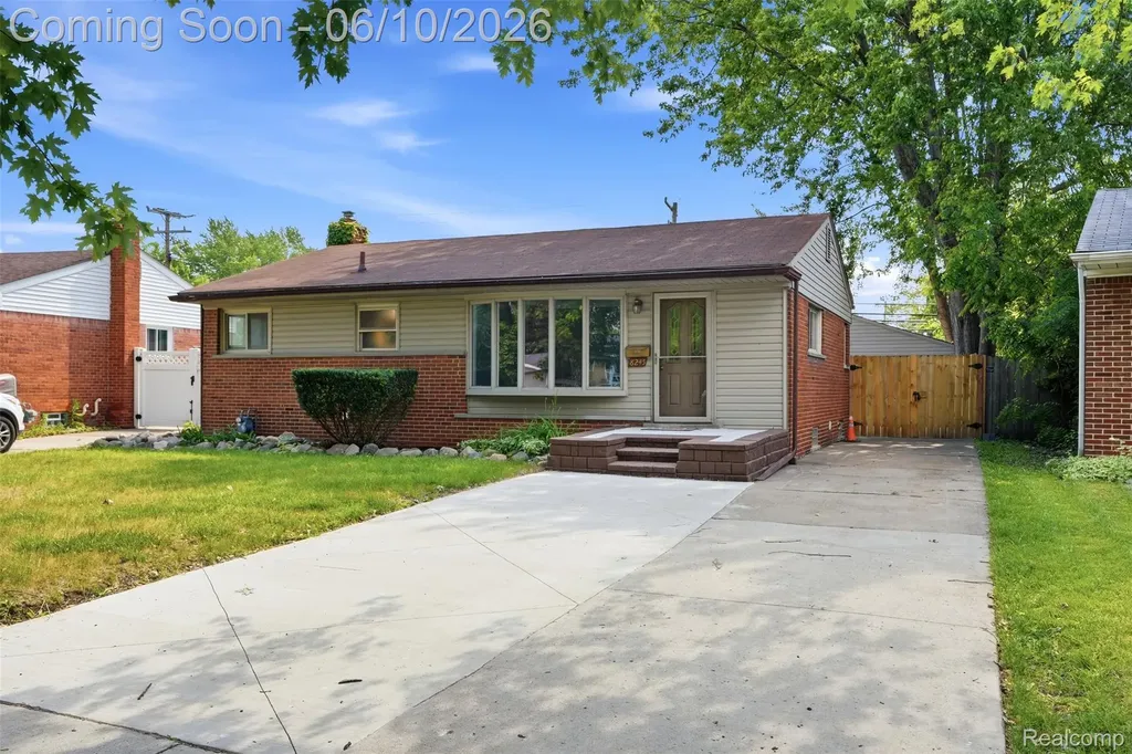 8245 Roosevelt Street Taylor City MI 48180