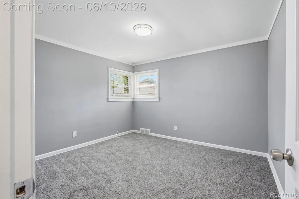 8245 Roosevelt Street Taylor City MI 48180
