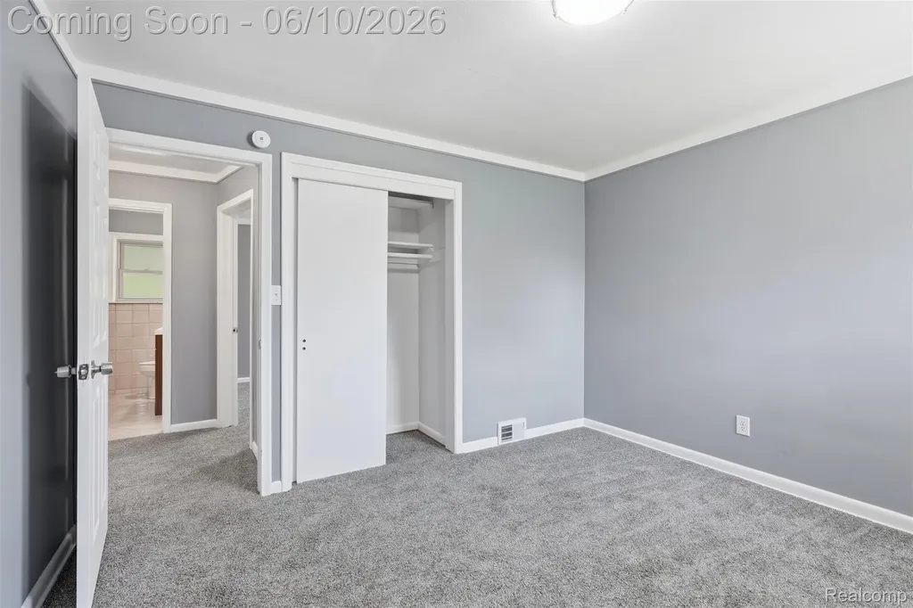 8245 Roosevelt Street Taylor City MI 48180