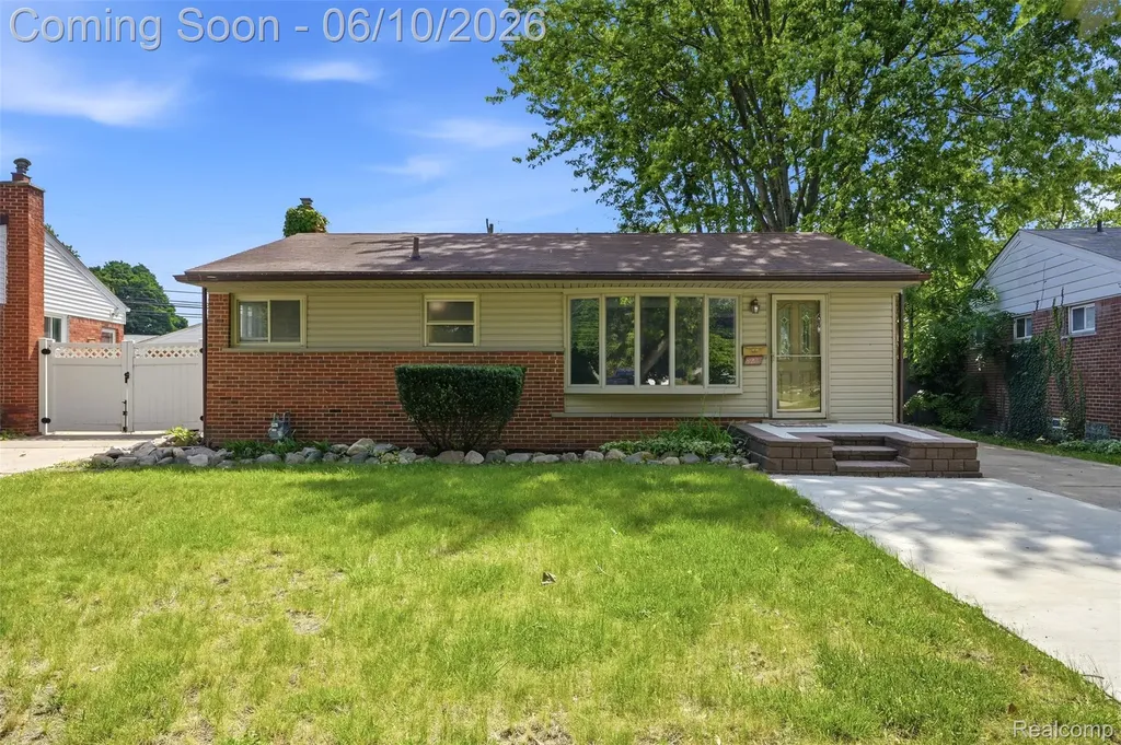8245 Roosevelt Street Taylor City MI 48180