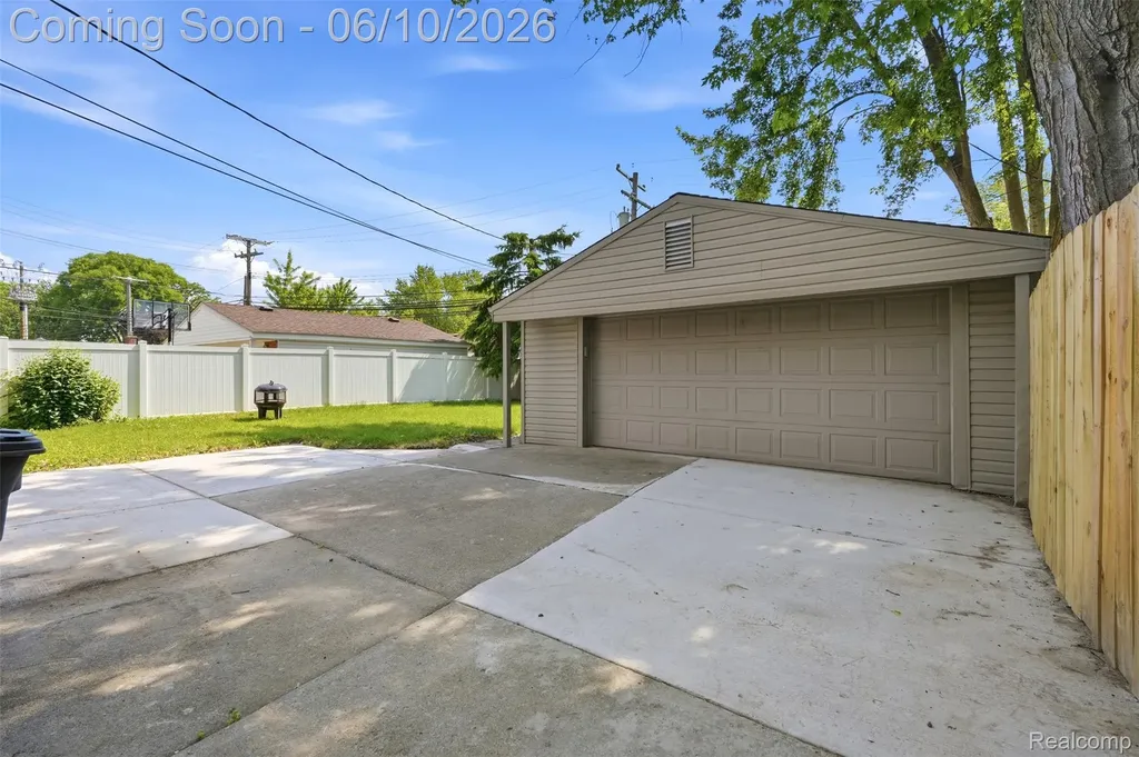 8245 Roosevelt Street Taylor City MI 48180