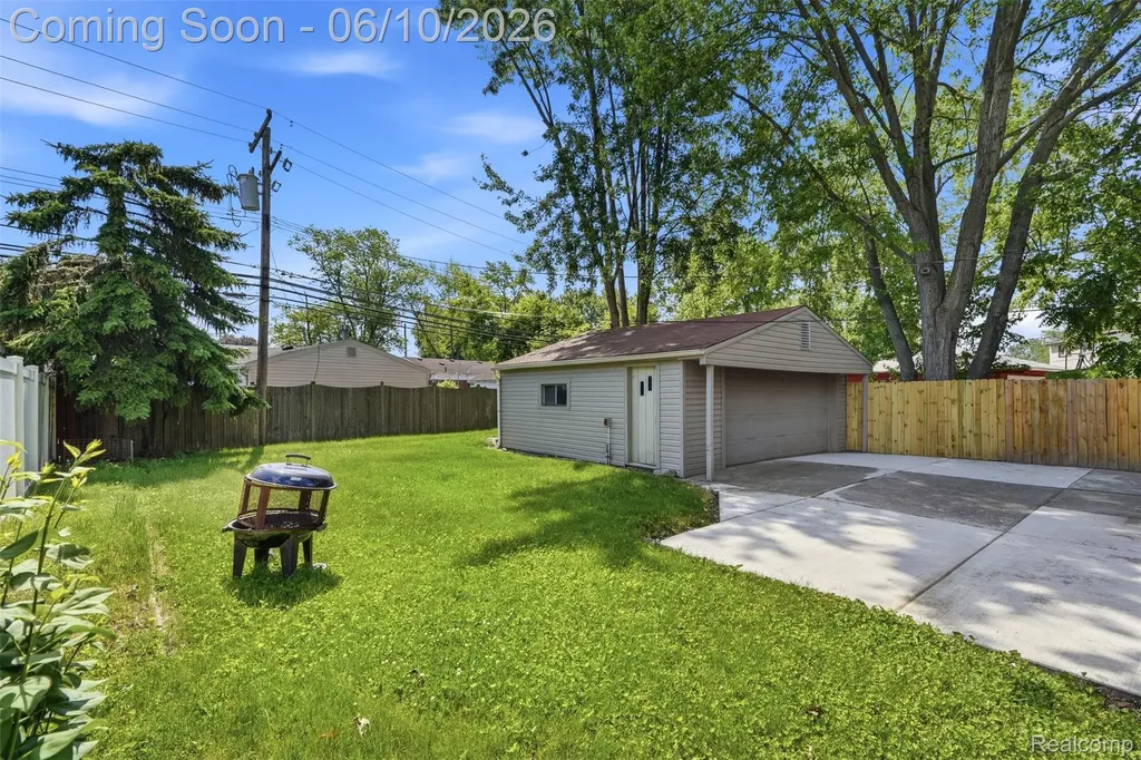 8245 Roosevelt Street Taylor City MI 48180