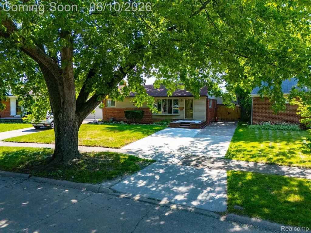 8245 Roosevelt Street Taylor City MI 48180
