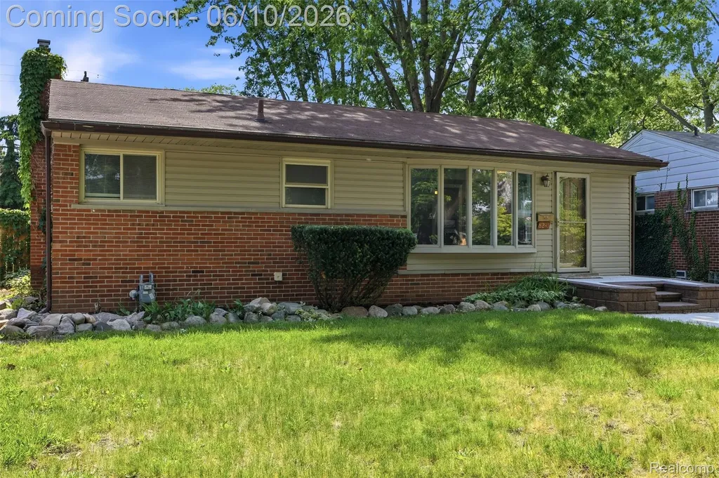 8245 Roosevelt Street Taylor City MI 48180