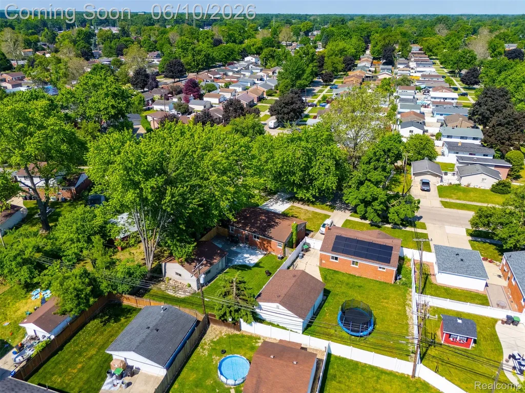8245 Roosevelt Street Taylor City MI 48180