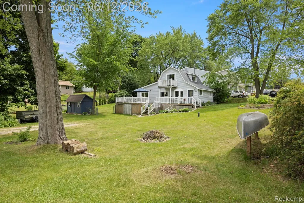 1808 Lombardy Highland Charter Township MI 48356