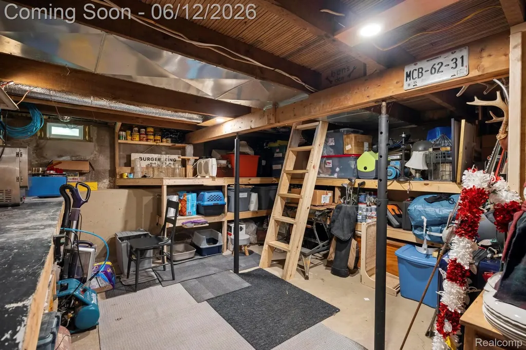 1808 Lombardy Highland Charter Township MI 48356