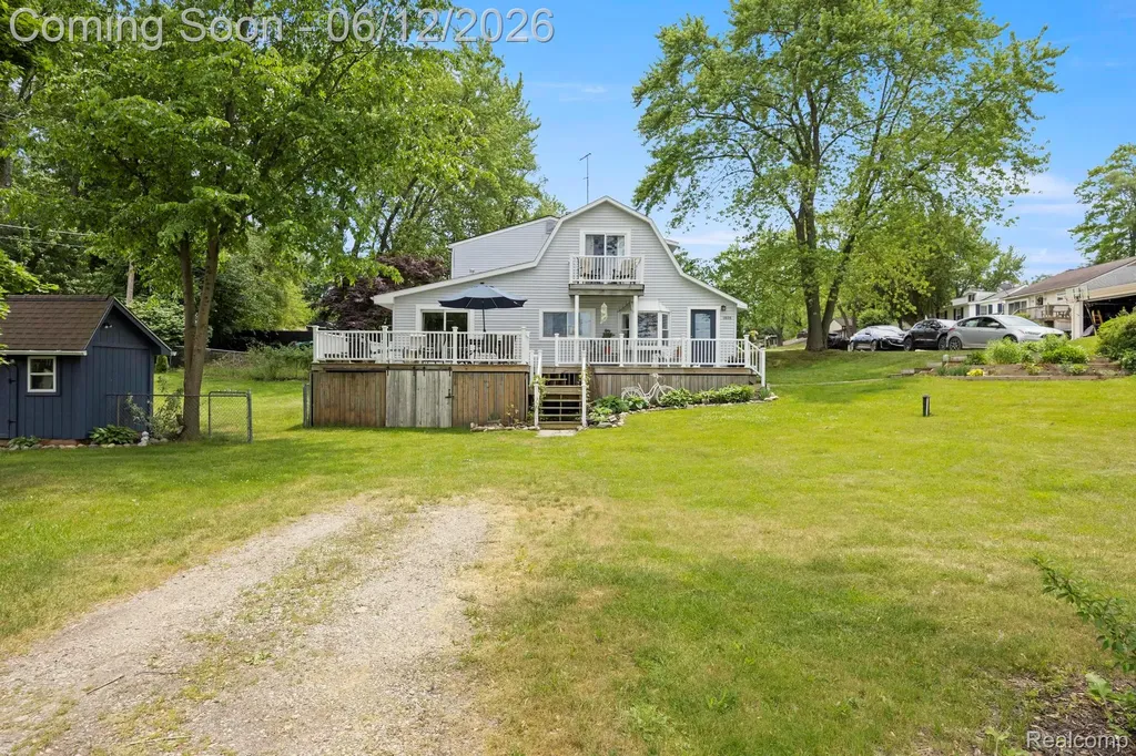 1808 Lombardy Highland Charter Township MI 48356