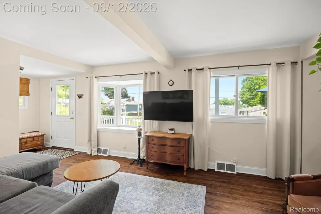 1808 Lombardy Highland Charter Township MI 48356