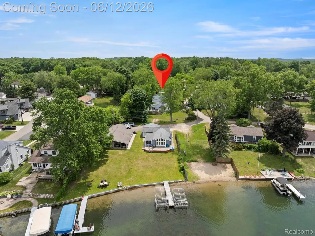 1808 Lombardy Highland Charter Township MI 48356