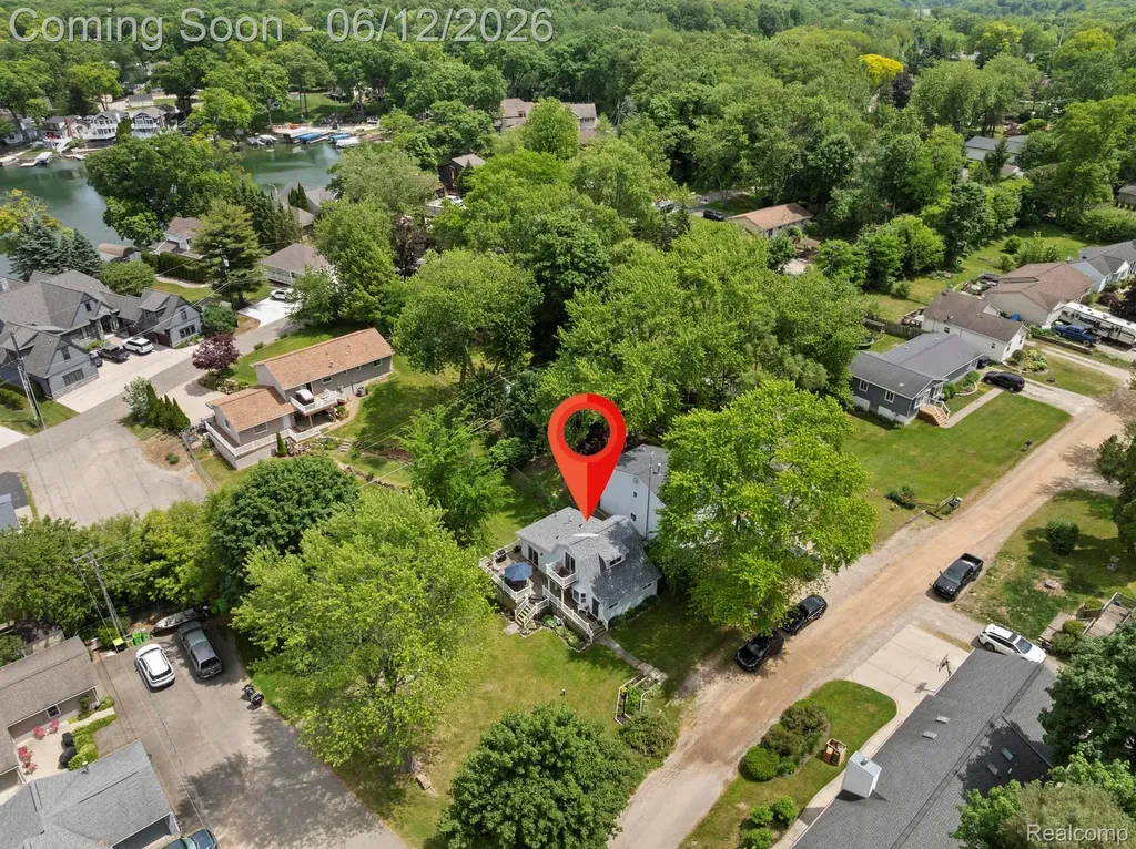 1808 Lombardy Highland Charter Township MI 48356