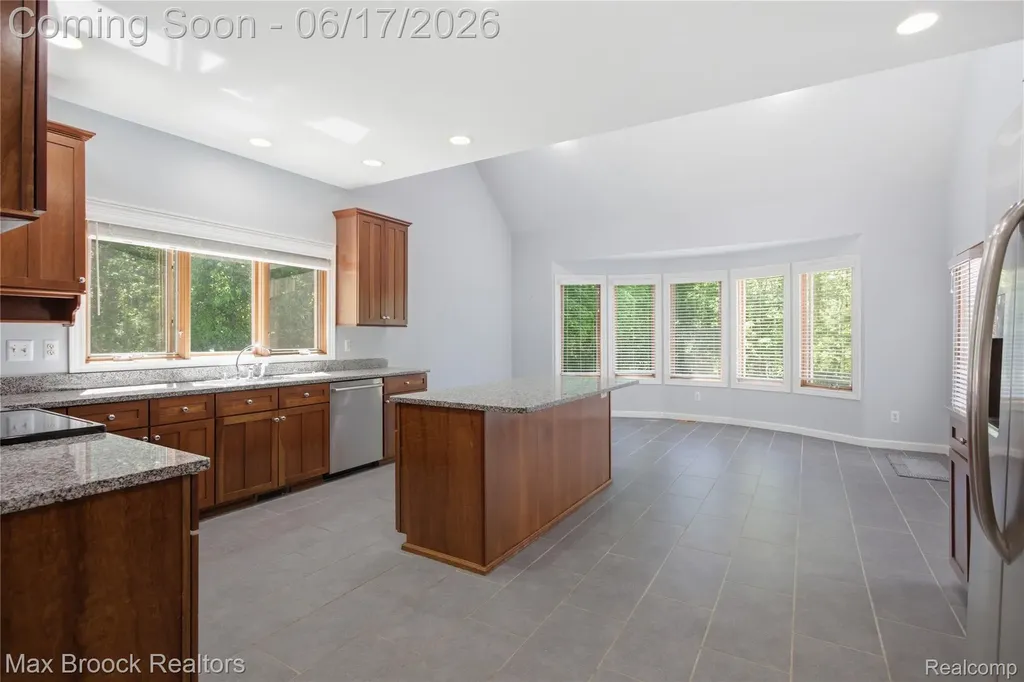 11910 Scott Road Springfield Charter Township MI 48350