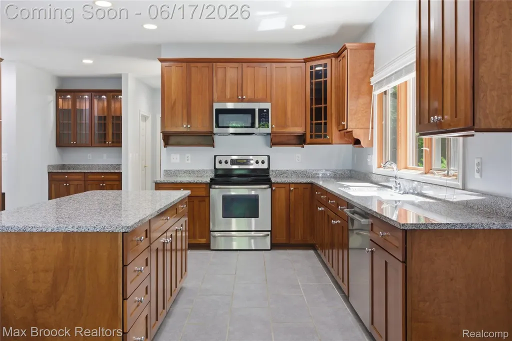 11910 Scott Road Springfield Charter Township MI 48350