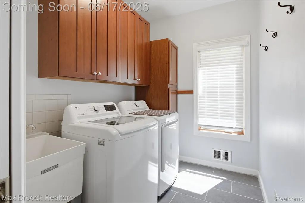 11910 Scott Road Springfield Charter Township MI 48350