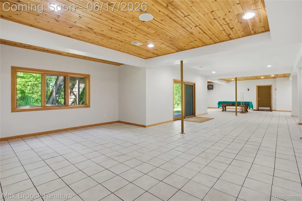 11910 Scott Road Springfield Charter Township MI 48350