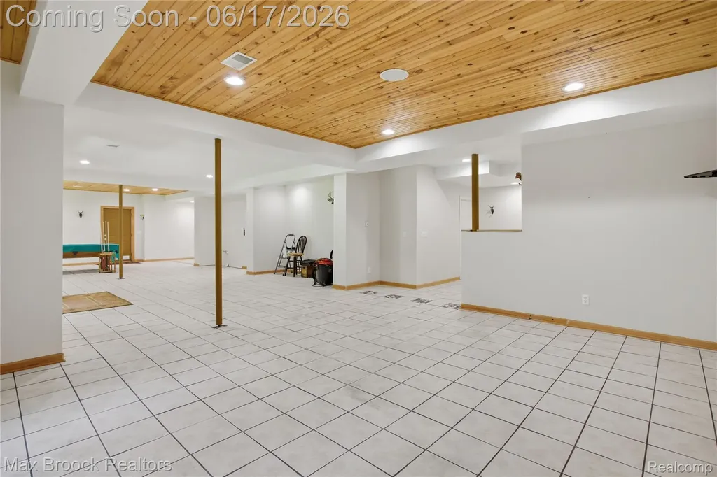 11910 Scott Road Springfield Charter Township MI 48350