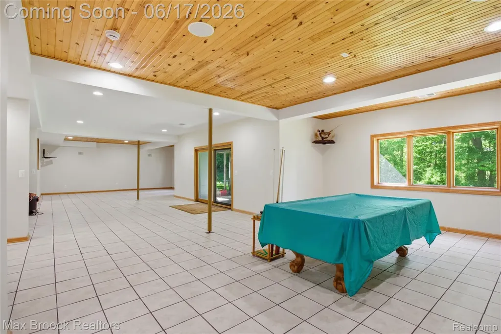 11910 Scott Road Springfield Charter Township MI 48350