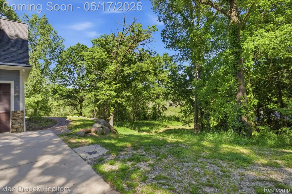 11910 Scott Road Springfield Charter Township MI 48350