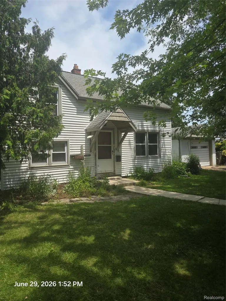 22629 Downing Street St. Clair Shores City MI 48080