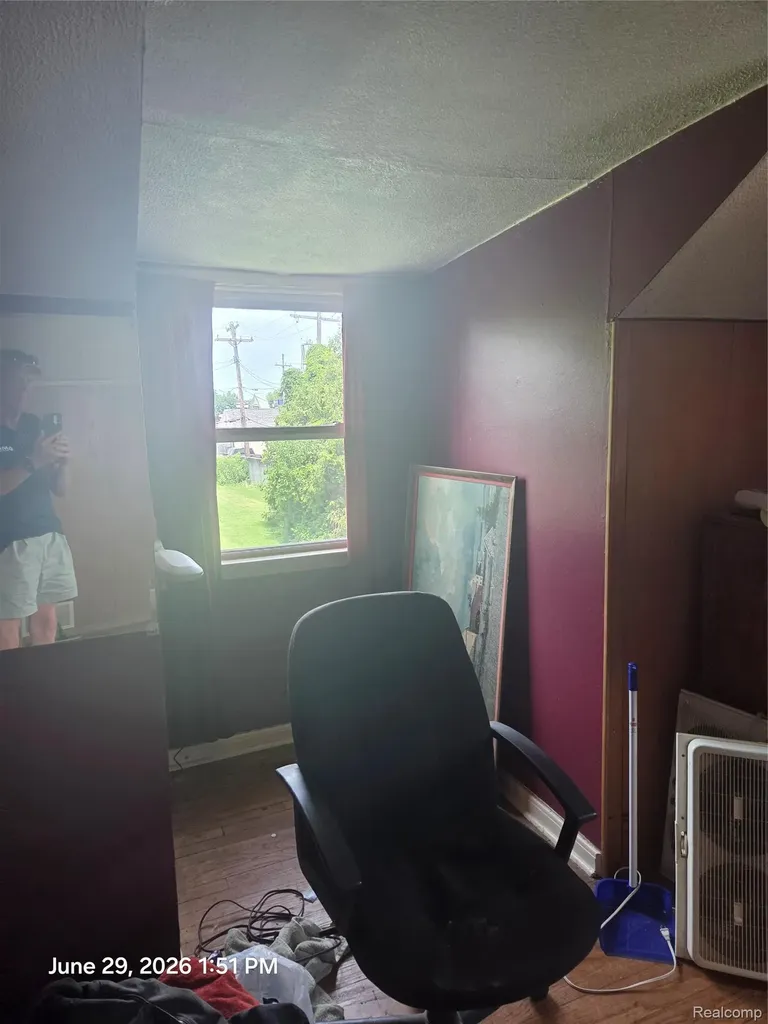 22629 Downing Street St. Clair Shores City MI 48080