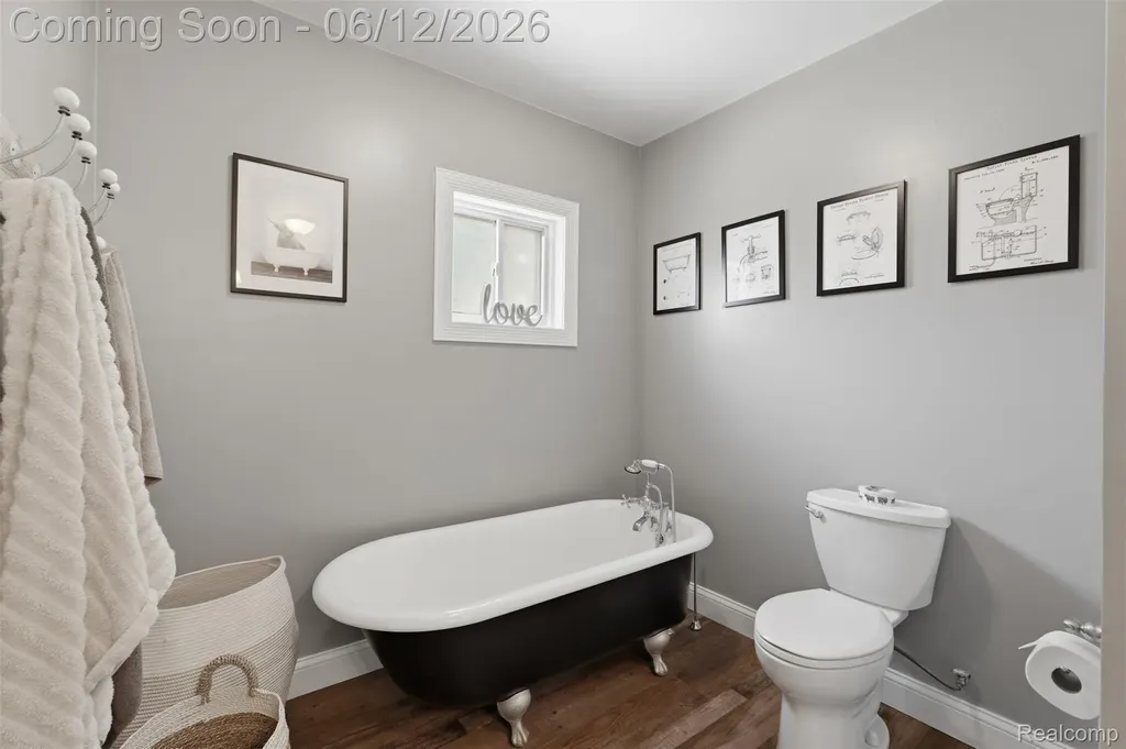 30069 Homedale Lyon Charter Township MI 48165