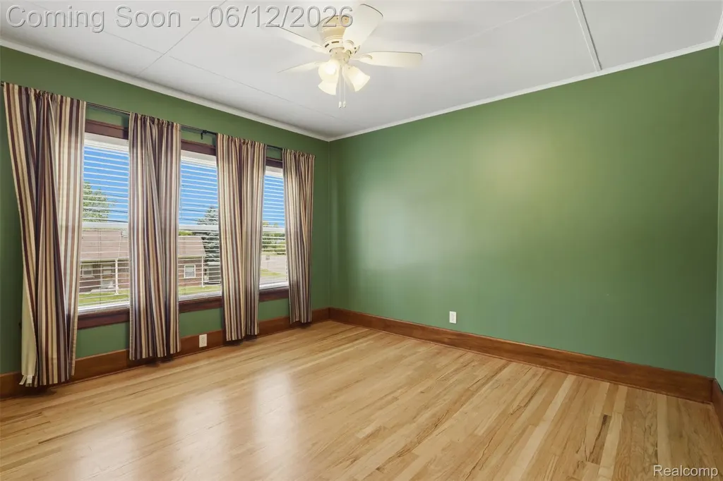30069 Homedale Lyon Charter Township MI 48165