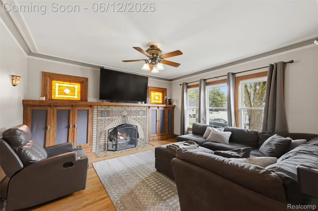 30069 Homedale Lyon Charter Township MI 48165