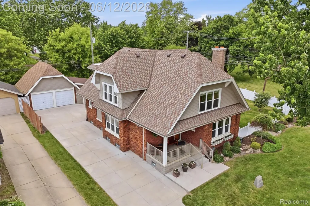 30069 Homedale Lyon Charter Township MI 48165