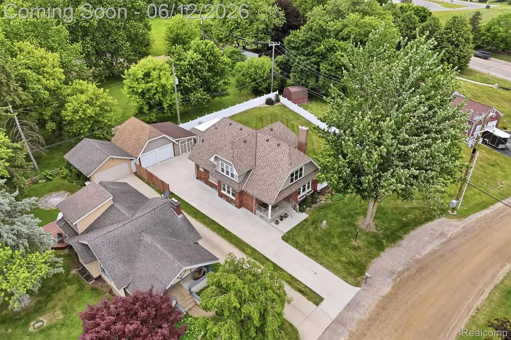 30069 Homedale Lyon Charter Township MI 48165